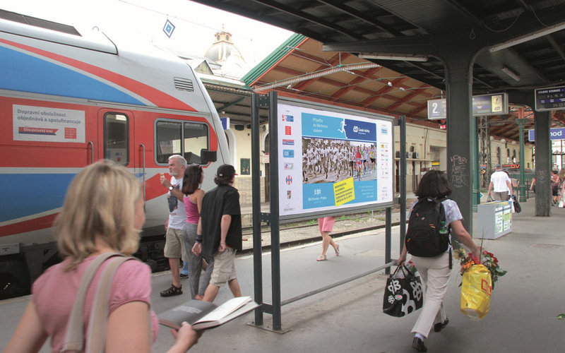Nádražní reklamní stojany pro firmu Railreklam