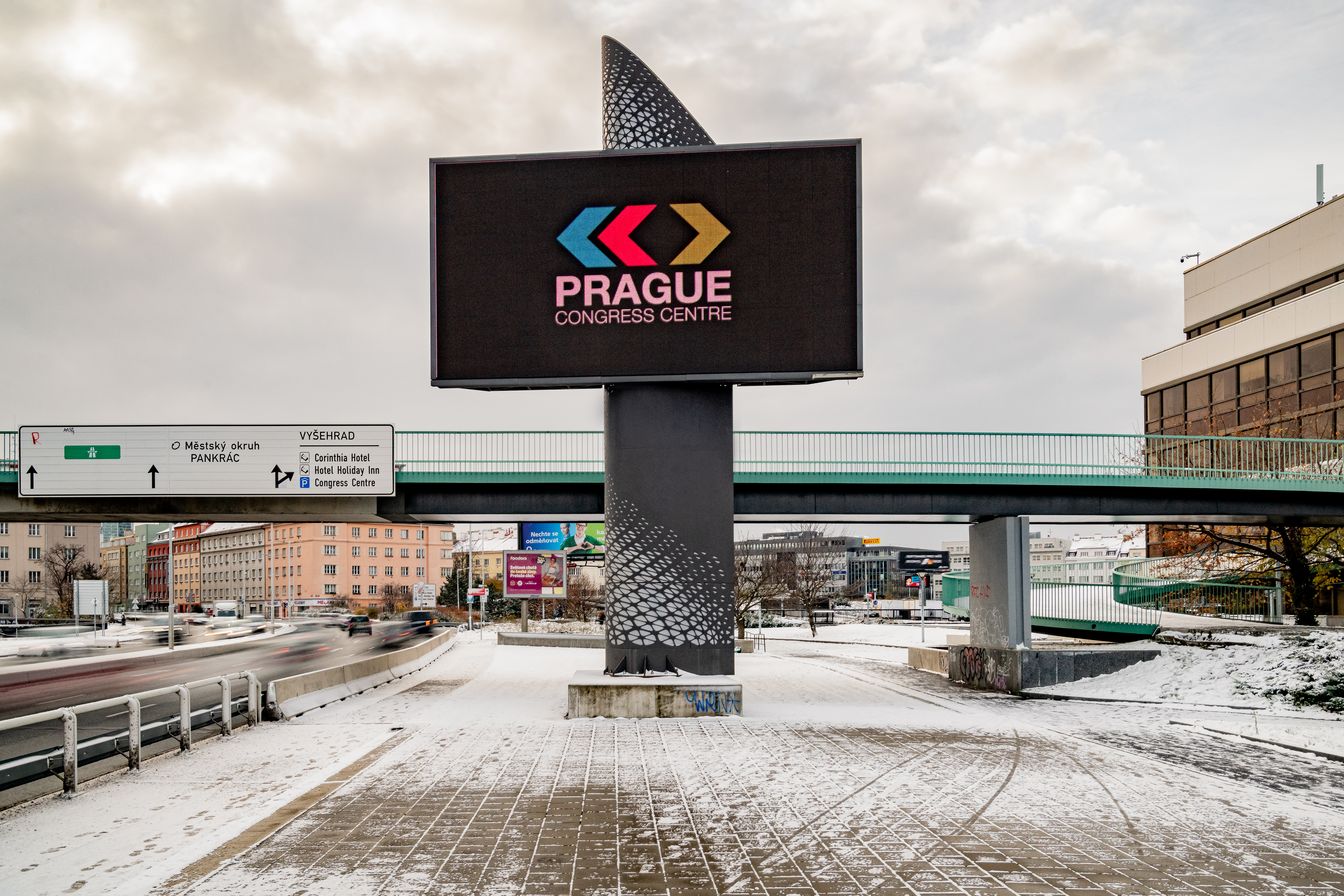 Sloup na billboard u Kongresového centra